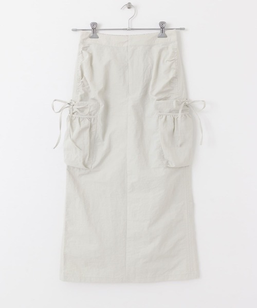 KBF(ケイビーエフ)の「ポケットディティールカーゴスカート(スカート・レディース・ライトグレー/ライトピンク/ブラック・ONE)」の18枚目の写真