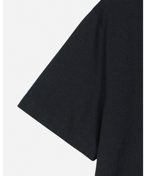 marimekko(マリメッコ)の「torus Unikko / placement t-shirt(シャツ/ブラウス・レディース・ホワイト/ブラック・X-SMALL/SMALL/MEDIUM/LARGE/X-LARGE)」の9枚目の写真