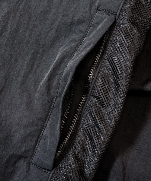 FIRST DOWN(ファーストダウン)の「FIRST DOWN TRACK JKT(ナイロンジャケット・メンズ・ブラック/レオパード・M/L/XL)」の8枚目の写真