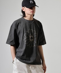 ATELANE 古着風　ピグメント加工　ヴィンテージ　ワンポイント刺繍　デザイン　Tシャツ　トラ　フラワー