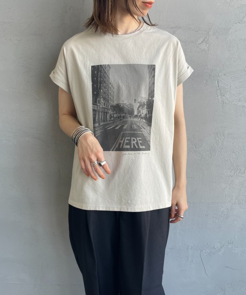 MICA&DEAL（マイカ＆ディール）の「[MICA&DEAL/マイカアンドディール] CITY PHOTO プリントTシャツ（Tシャツ/カットソー・レディース・ホワイト/ベージュ・F）」の8枚目の写真