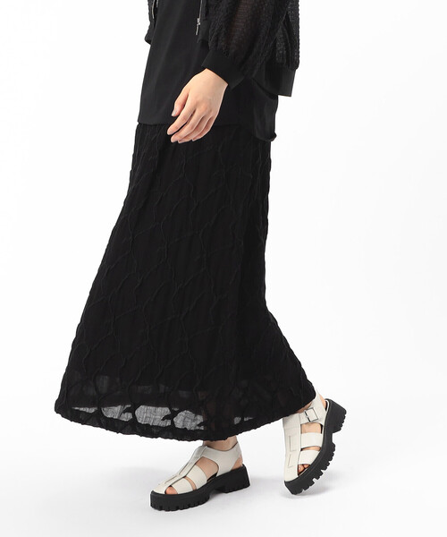 Gabardine K.T（ギャバジンケーティー）の「ダイヤ柄ジャカード セミフレアスカート（スカート・レディース・ホワイト/ブラック・9号/7号）」の2枚目の写真