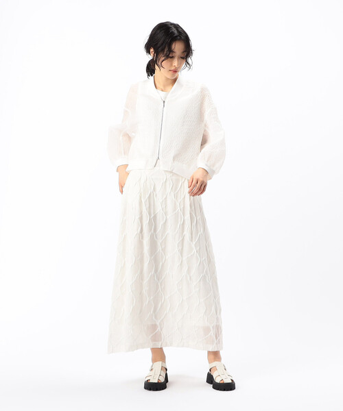 Gabardine K.T（ギャバジンケーティー）の「ダイヤ柄ジャカード セミフレアスカート（スカート・レディース・ホワイト/ブラック・9号/7号）」の4枚目の写真