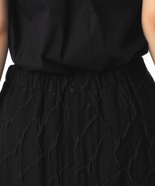 Gabardine K.T（ギャバジンケーティー）の「ダイヤ柄ジャカード セミフレアスカート（スカート・レディース・ホワイト/ブラック・9号/7号）」の12枚目の写真