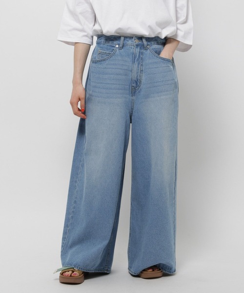 WIGGLE WIGGLE（ウィグルウィグル）の「【wiggle wiggle(ウィグルウィグル)】コラボ サイドタックデニムパンツ（デニムパンツ・レディース・ライトブルー/ブルー・LARGE/MEDIUM）」の9枚目の写真