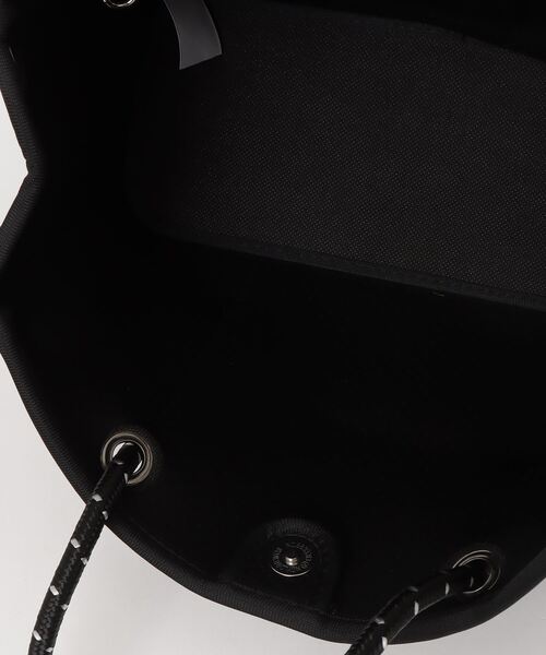 Willow Bay(ウィローベイ)の「Willow Bay/ウィローベイ ミニトートバッグ マザーズバッグ ネオプレン ポーチ付き Daydreamer Mini Neoprene Tote(トートバッグ・レディース・ブラック/セージグリーン/ホワイト・FREE)」の13枚目の写真