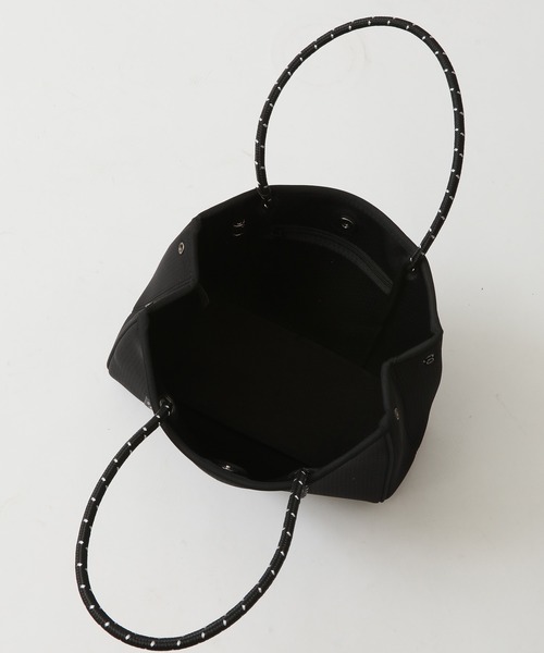 Willow Bay(ウィローベイ)の「Willow Bay/ウィローベイ ミニトートバッグ マザーズバッグ ネオプレン ポーチ付き Daydreamer Mini Neoprene Tote(トートバッグ・レディース・ブラック/セージグリーン/ホワイト・FREE)」の12枚目の写真