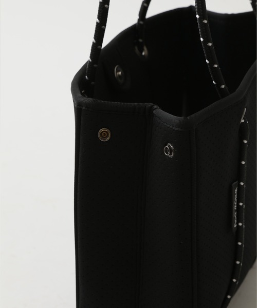 Willow Bay(ウィローベイ)の「Willow Bay/ウィローベイ ミニトートバッグ マザーズバッグ ネオプレン ポーチ付き Daydreamer Mini Neoprene Tote(トートバッグ・レディース・ブラック/セージグリーン/ホワイト・FREE)」の16枚目の写真