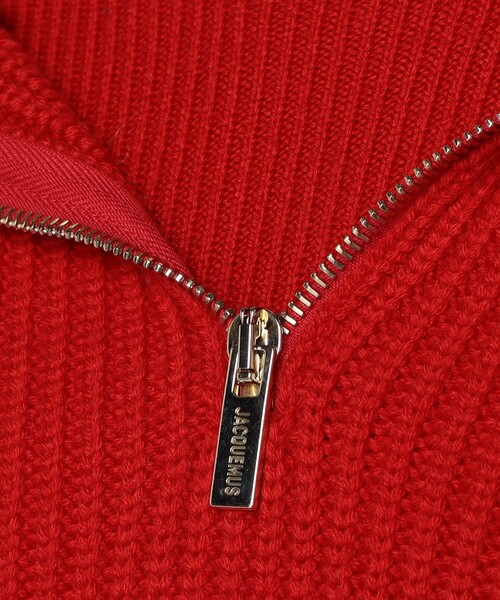 JACQUEMUS(ジャックムス)の「JACQUEMUS LA MAILLE RISOUL ハーフジップニット(ニット/セーター・レディース・レッド/ホワイト・34)」の11枚目の写真