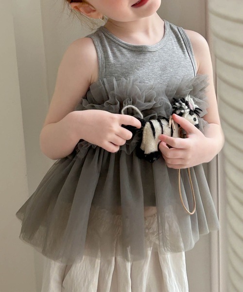aimoha（アイモハ）の「【aimoha-KIDS-】チュールフリル付きノースリーブカットソー (SS)（Tシャツ/カットソー・キッズ・ピンク/グレー・90/100/110/120/130/140/150）」の2枚目の写真