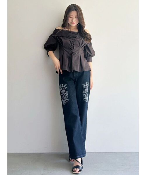 MERCURYDUO(マーキュリーデュオ)の「カットワーク刺繍デニムストレートパンツ(デニムパンツ・レディース・インディゴブルー/グレー・SMALL/MEDIUM)」の11枚目の写真