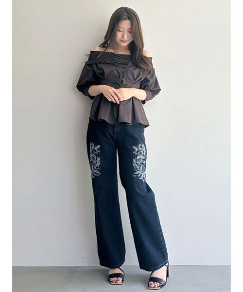 MERCURYDUO(マーキュリーデュオ)の「カットワーク刺繍デニムストレートパンツ(デニムパンツ・レディース・インディゴブルー/グレー・SMALL/MEDIUM)」の12枚目の写真