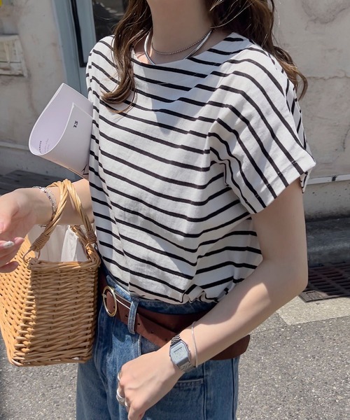 KOBE LETTUCE(コウベレタス)の「ボートネック半袖コットンTシャツ(Tシャツ/カットソー・レディース・オフホワイト/アイボリー系/ホワイト×ブラック/グレイッシュベージュ/ブラック・L/LL/M)」の10枚目の写真