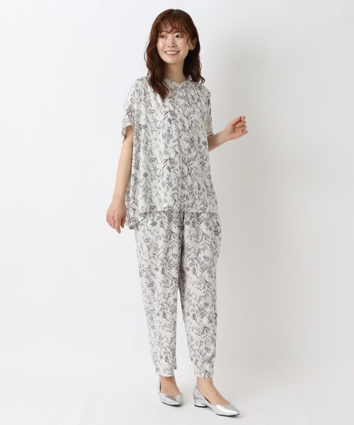 one'sterrace（ワンズテラス）の「【ひんやり】接触冷感 テーパードパンツ（その他パンツ・レディース・グレー系4/ブラック系8/アイボリー系8・02）」の12枚目の写真