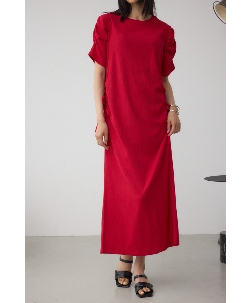 AZUL by moussy(アズールバイマウジー)の「サイドシャーリングワンピース 春服 夏服 半袖(ワンピース・レディース・ブラック/レッド/ライトグレー・FREE)」の3枚目の写真