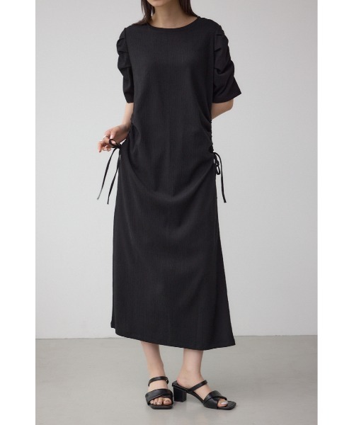 AZUL by moussy(アズールバイマウジー)の「サイドシャーリングワンピース 春服 夏服 半袖(ワンピース・レディース・ブラック/レッド/ライトグレー・FREE)」の2枚目の写真