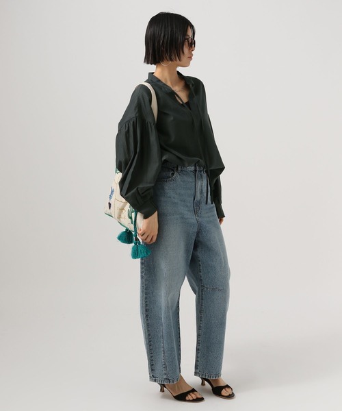 BAYFLOW（ベイフロー）の「[軽くて柔らかい]ボリュームスリーブシアーチュニック（チュニック・レディース・ブルー/ホワイト/チャコール・FREE）」の17枚目の写真