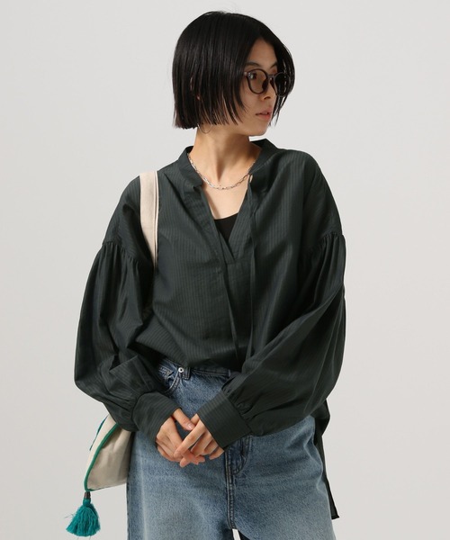 BAYFLOW（ベイフロー）の「[軽くて柔らかい]ボリュームスリーブシアーチュニック（チュニック・レディース・ブルー/ホワイト/チャコール・FREE）」の4枚目の写真