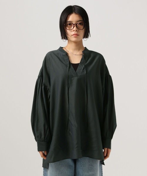 BAYFLOW（ベイフロー）の「[軽くて柔らかい]ボリュームスリーブシアーチュニック（チュニック・レディース・ブルー/ホワイト/チャコール・FREE）」の5枚目の写真