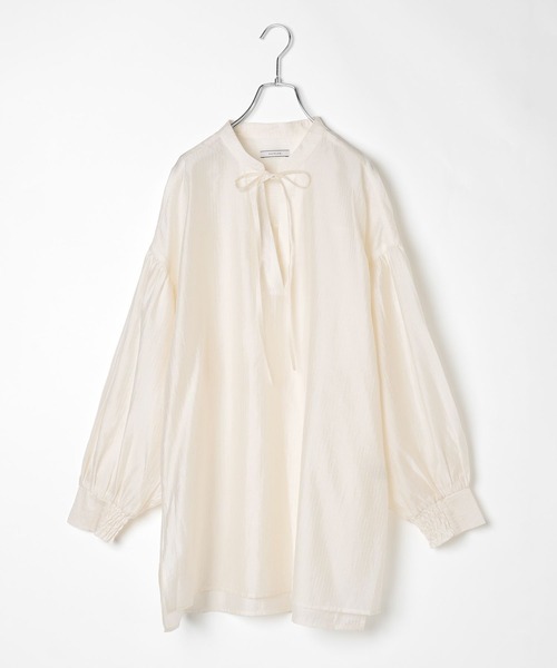BAYFLOW（ベイフロー）の「[軽くて柔らかい]ボリュームスリーブシアーチュニック（チュニック・レディース・ブルー/ホワイト/チャコール・FREE）」の12枚目の写真
