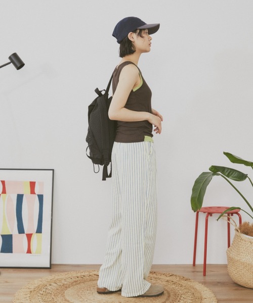 MERLOT（メルロー）の「フェイクレイヤードヘンリーネックバイカラータンク（タンクトップ・レディース・ブラウン/ブラック/ネイビー・FREE）」の4枚目の写真