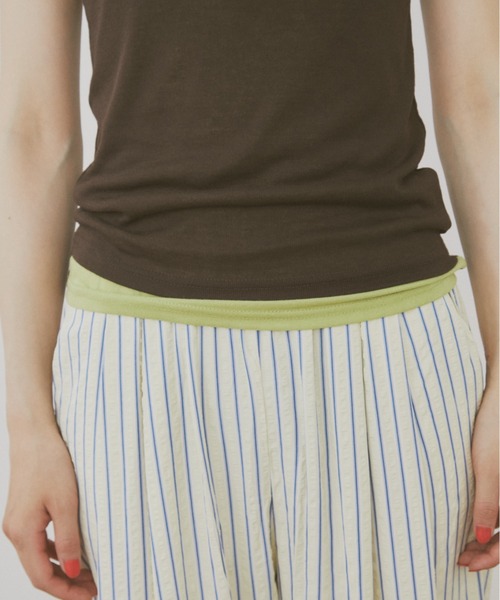 MERLOT（メルロー）の「フェイクレイヤードヘンリーネックバイカラータンク（タンクトップ・レディース・ブラウン/ブラック/ネイビー・FREE）」の9枚目の写真