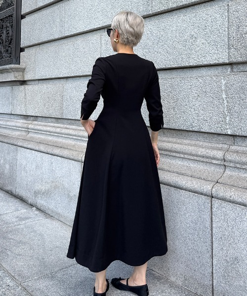 JENNE(ジェンヌ)の「カラー折り返しワンピース(ワンピース・レディース・ブラック/グレー/ネイビー・SMALL/MEDIUM/LARGE)」の8枚目の写真