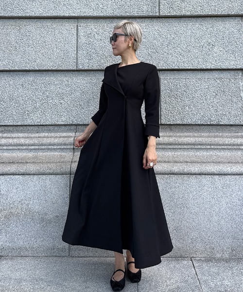 JENNE(ジェンヌ)の「カラー折り返しワンピース(ワンピース・レディース・ブラック/グレー/ネイビー・SMALL/MEDIUM/LARGE)」の18枚目の写真