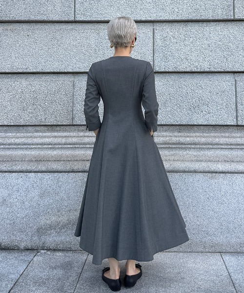 JENNE(ジェンヌ)の「カラー折り返しワンピース(ワンピース・レディース・ブラック/グレー/ネイビー・SMALL/MEDIUM/LARGE)」の7枚目の写真