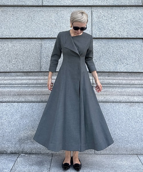 JENNE(ジェンヌ)の「カラー折り返しワンピース(ワンピース・レディース・ブラック/グレー/ネイビー・SMALL/MEDIUM/LARGE)」の5枚目の写真
