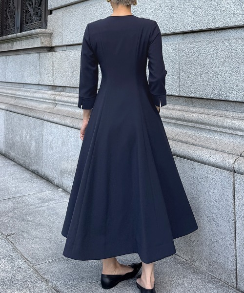 JENNE(ジェンヌ)の「カラー折り返しワンピース(ワンピース・レディース・ブラック/グレー/ネイビー・SMALL/MEDIUM/LARGE)」の14枚目の写真