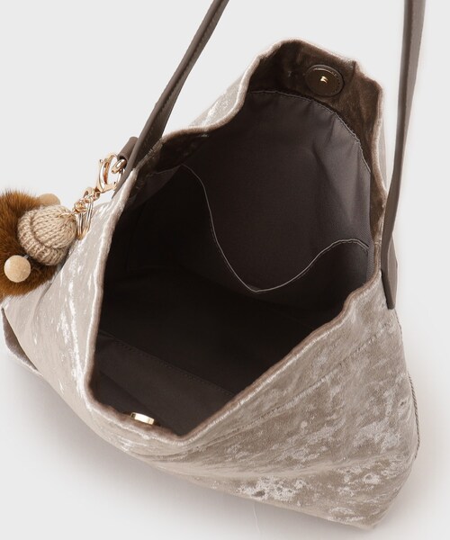 UNTITLED（アンタイトル）の「【トレンド／バッグチャーム付き】ワンハンドルバッグ（ショルダーバッグ・レディース・ブラック/ベージュ/ベージュ系5・99）」の12枚目の写真