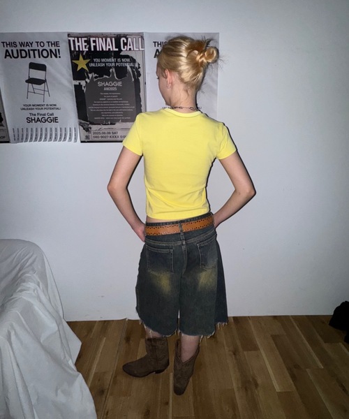 SHAGGIE(シャギー)の「【SNSで話題のコンパクトT!】コンパクトロゴショート丈Tシャツ(Tシャツ/カットソー・レディース・イエロー/ホワイト/レッド・FREE)」の11枚目の写真