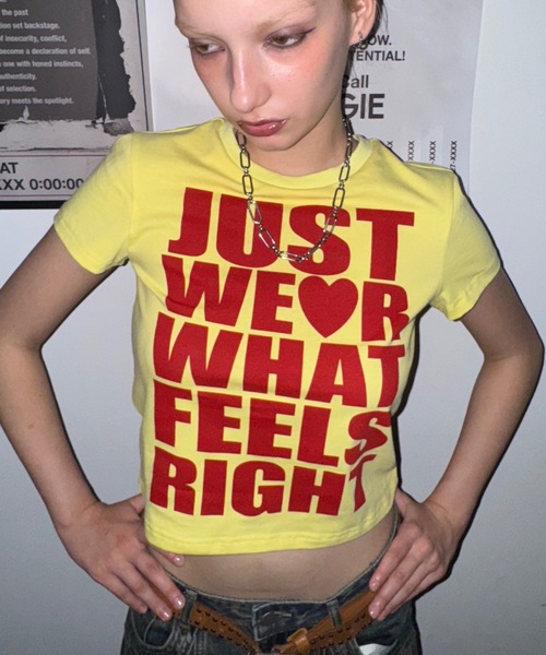 SHAGGIE(シャギー)の「【SNSで話題のコンパクトT!】コンパクトロゴショート丈Tシャツ(Tシャツ/カットソー・レディース・イエロー/ホワイト/レッド・FREE)」の8枚目の写真