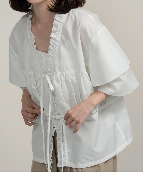 lawgy(ラウジー)の「v frill line gather ribbon blouse / vフリルラインギャザーリボンブラウス(シャツ/ブラウス・レディース・ホワイト/クリーム/ブルー・FREE)」の5枚目の写真