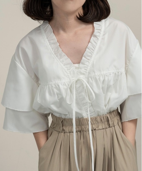 lawgy(ラウジー)の「v frill line gather ribbon blouse / vフリルラインギャザーリボンブラウス(シャツ/ブラウス・レディース・ホワイト/クリーム/ブルー・FREE)」の7枚目の写真