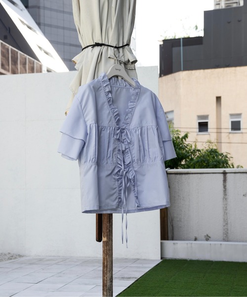 lawgy(ラウジー)の「v frill line gather ribbon blouse / vフリルラインギャザーリボンブラウス(シャツ/ブラウス・レディース・ホワイト/クリーム/ブルー・FREE)」の11枚目の写真