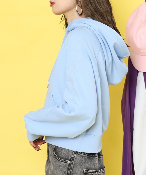 NERDY(ノルディ)の「カーシブロゴフーディー(パーカー・レディース・ホワイト/ピンク/ブルー/グレー・M/SS/S)」の15枚目の写真