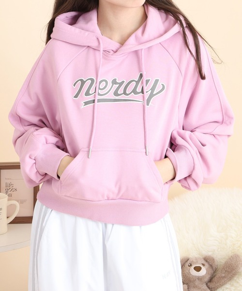 NERDY(ノルディ)の「カーシブロゴフーディー(パーカー・レディース・ホワイト/ピンク/ブルー/グレー・M/SS/S)」の21枚目の写真