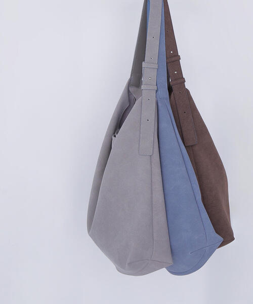 NATURAL BEAUTY BASIC（ナチュラルビューティーベーシック）の「◇トライアングルワンショルダーバッグ（ショルダーバッグ・レディース・グレー/ダークブラウン/ブルー・ﾌﾘ-）」の2枚目の写真