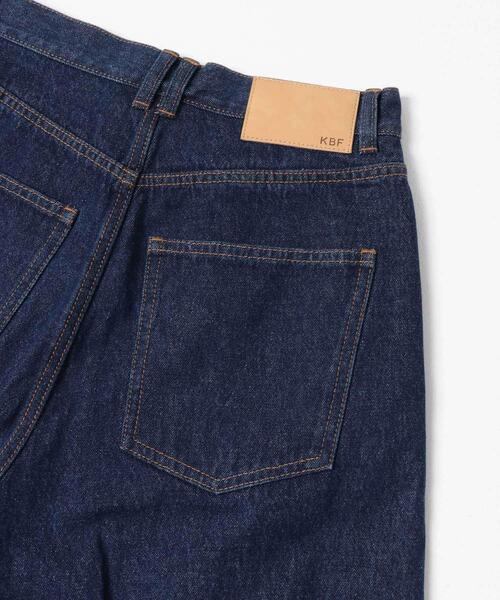 KBF(ケイビーエフ)の「タックWIDEデニム(デニムパンツ・レディース・ライトブルー/ブルー・38/36)」の22枚目の写真