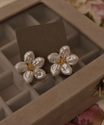 【resonance】フラワーモチーフ バロックパール×ゴールド ピアス