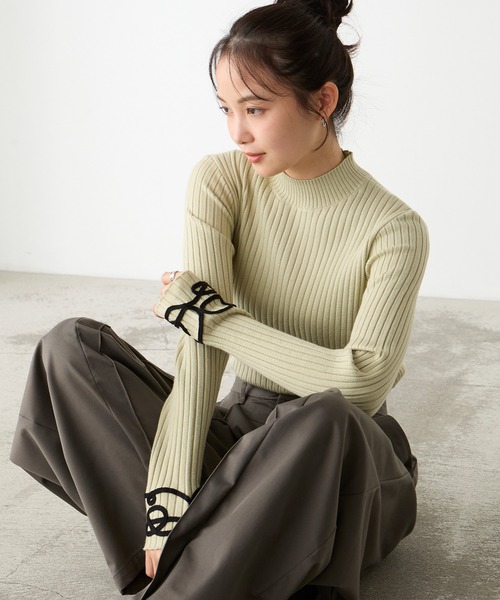forksy.（フォルクシー）の「【forksy.】コード刺繍ハイネックリブニットプルオーバー（ニット/セーター・レディース・ブルー/チャコール/ブラウン/アイボリー/ブラック/マスタード/グリーン/ピンク/ワインレッド・FREE）」の5枚目の写真