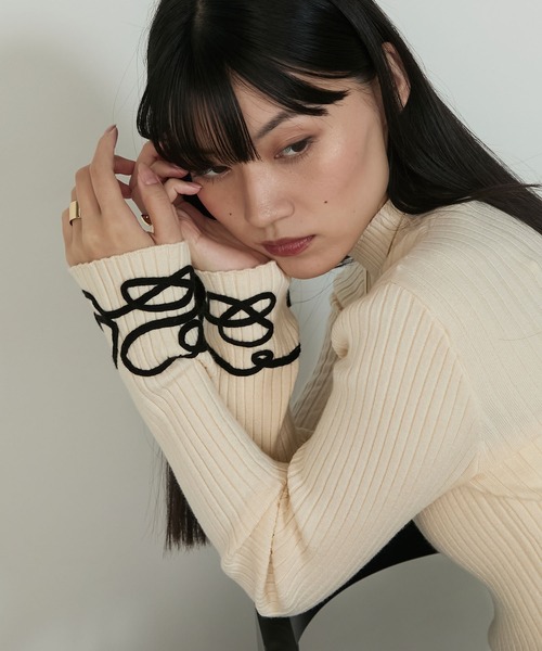 forksy.（フォルクシー）の「【forksy.】コード刺繍ハイネックリブニットプルオーバー（ニット/セーター・レディース・ブルー/チャコール/ブラウン/アイボリー/ブラック・FREE）」の8枚目の写真