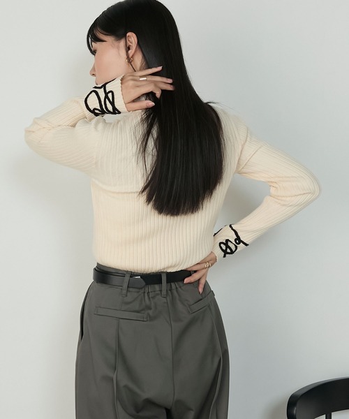 forksy.（フォルクシー）の「【forksy.】コード刺繍ハイネックリブニットプルオーバー（ニット/セーター・レディース・ブルー/チャコール/ブラウン/アイボリー/ブラック・FREE）」の15枚目の写真