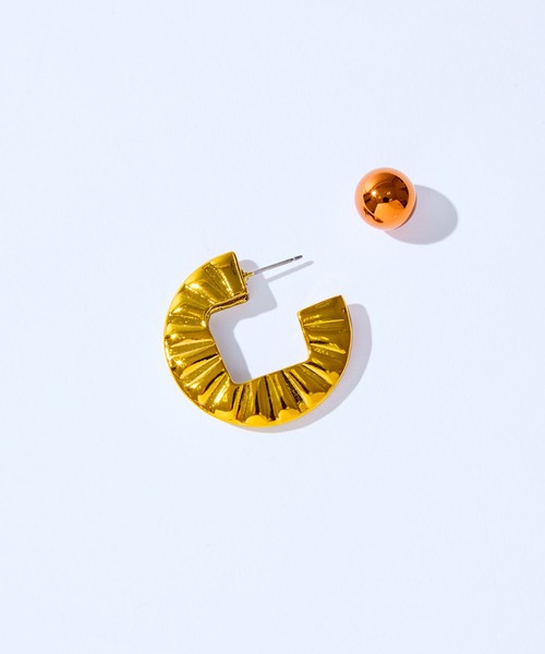 セール】【TOGA TOO/トーガトゥ】Concho hoop pierced earrings