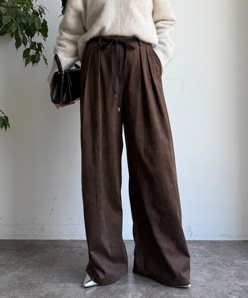 DouDou（ドゥドゥ）の「スウェードタックパンツ（その他パンツ・レディース・キャメル/グレイッシュベージュ/ダークブラウン・TM/FREE）」の14枚目の写真
