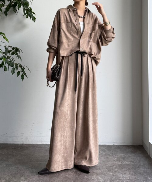 DouDou（ドゥドゥ）の「スウェードタックパンツ（その他パンツ・レディース・キャメル/グレイッシュベージュ/ダークブラウン・TM/FREE）」の17枚目の写真