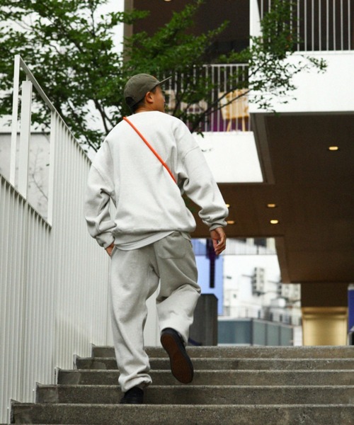 FREAK'S STORE（フリークスストア）の「限定展開 12oz ヘビーウェイト ビッグシルエット クルーネックスウェット（スウェット・メンズ・ブラック/ネイビー/ブラウン/アッシュグレー/グレイッシュベージュ/スミクロ/グリーン/杢グレー/バーガンディー・SMALL/MEDIUM/LARGE/X-LARGE）」の19枚目の写真