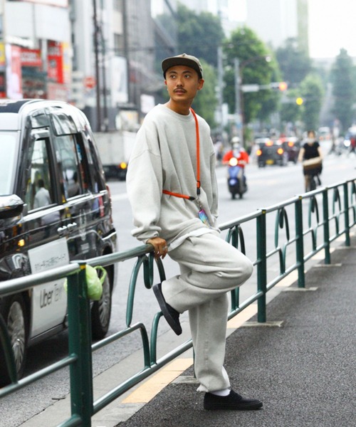 FREAK'S STORE（フリークスストア）の「限定展開 12oz ヘビーウェイト ビッグシルエット クルーネックスウェット（スウェット・メンズ・ブラック/ネイビー/ブラウン/アッシュグレー/グレイッシュベージュ/スミクロ/グリーン/杢グレー/バーガンディー・SMALL/MEDIUM/LARGE/X-LARGE）」の16枚目の写真